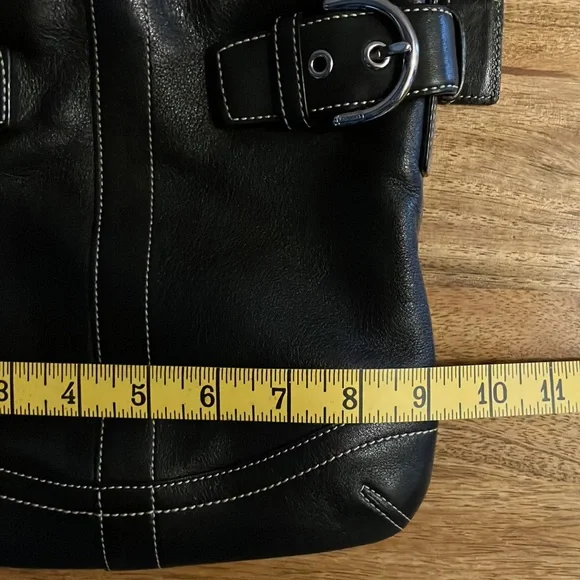 Coach black leather sm/med shoulder bag Serial no G05D-1453 - Picture 15 of 17
